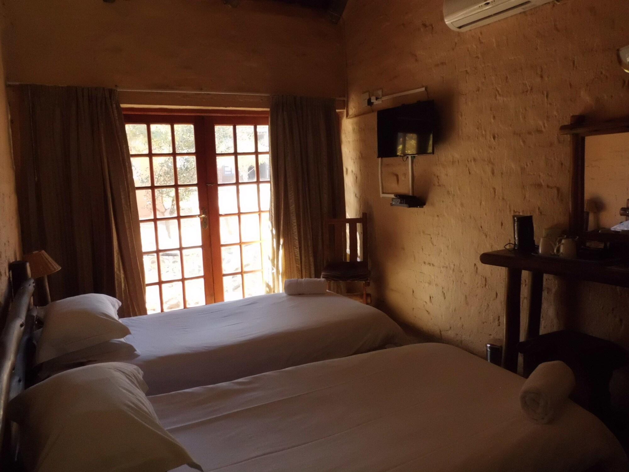 Bains Lodge Bloemfontein Extérieur photo