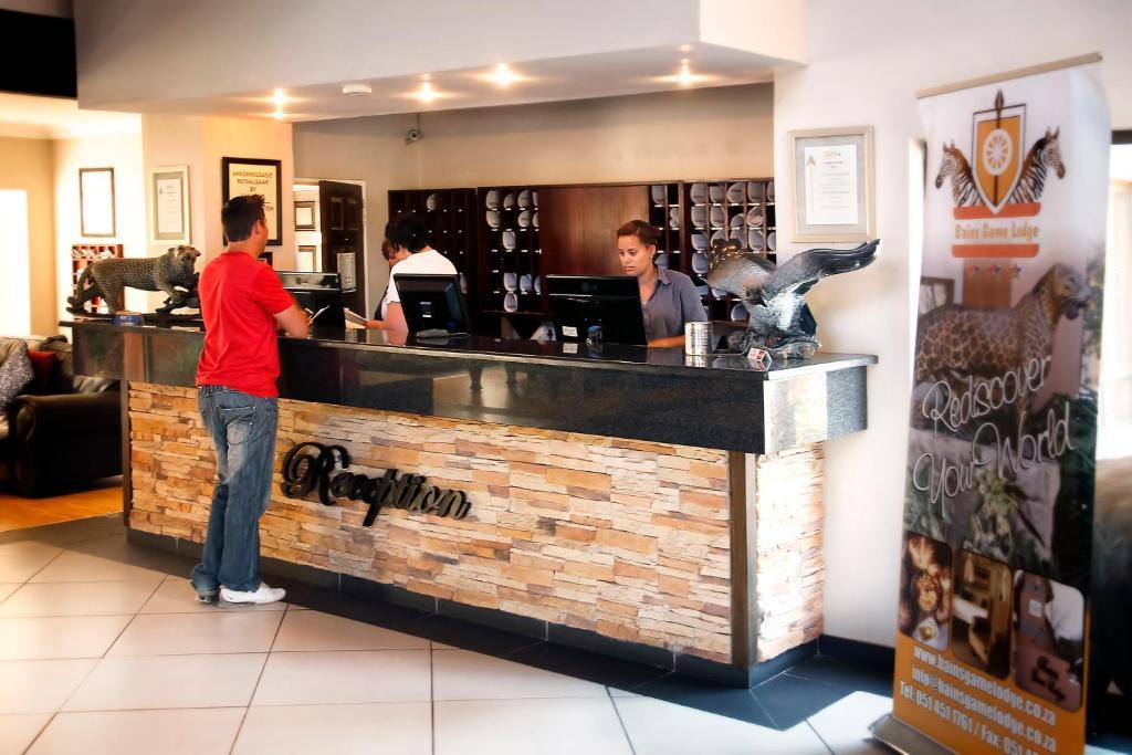 Bains Lodge Bloemfontein Extérieur photo