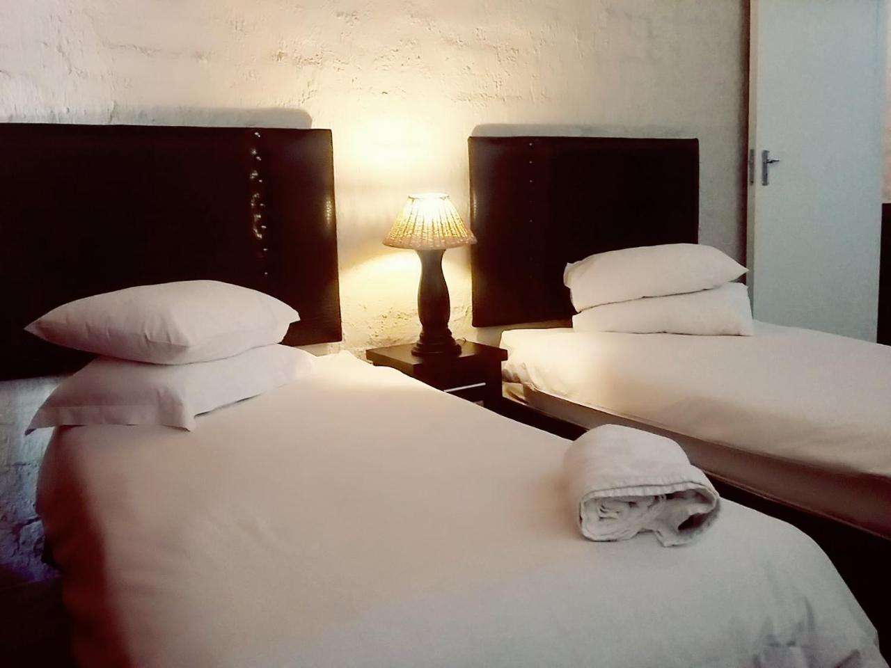Bains Lodge Bloemfontein Extérieur photo