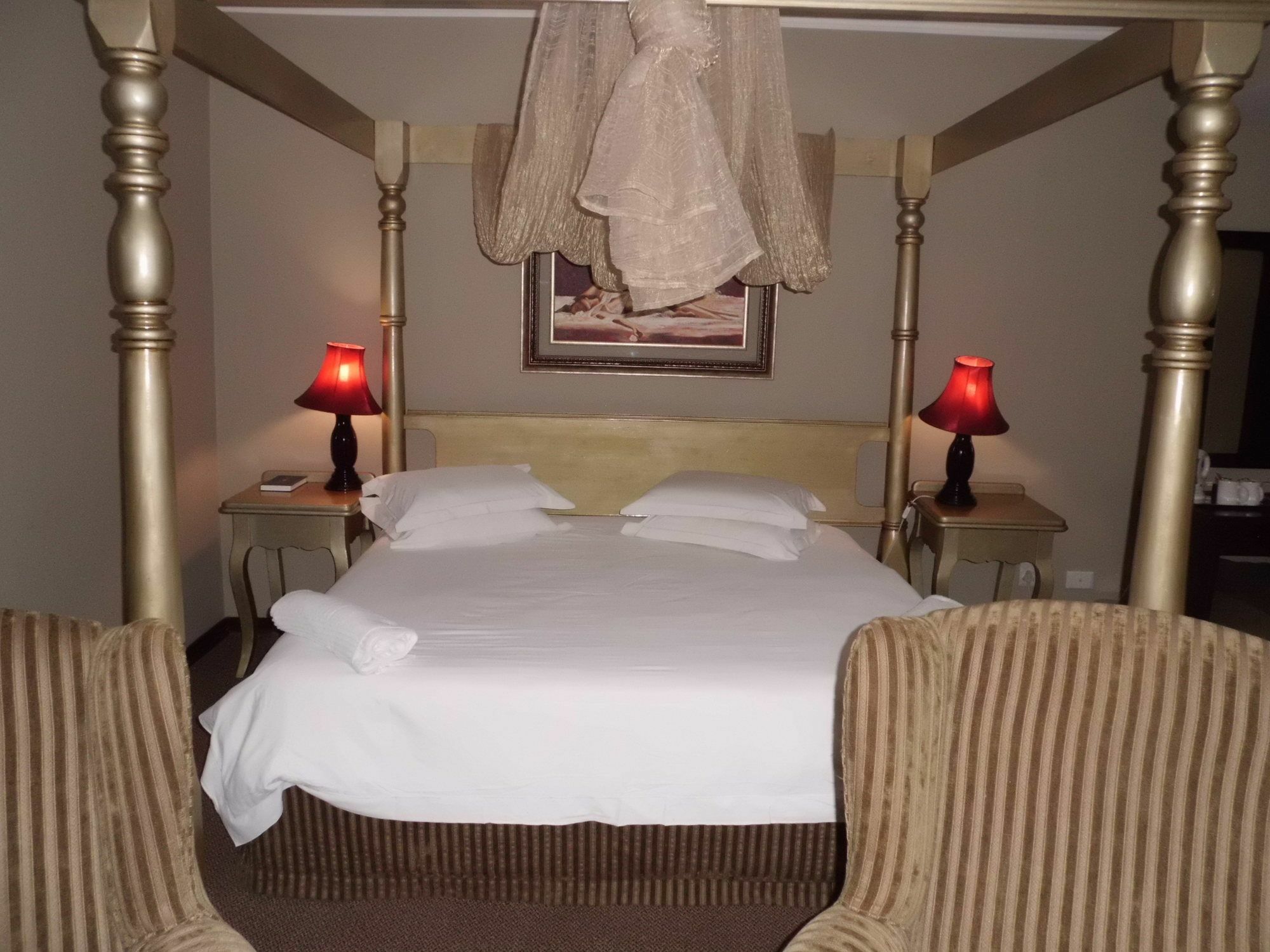 Bains Lodge Bloemfontein Extérieur photo