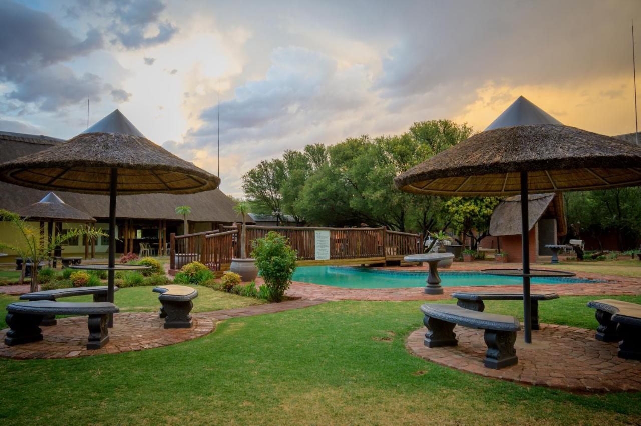 Bains Lodge Bloemfontein Extérieur photo